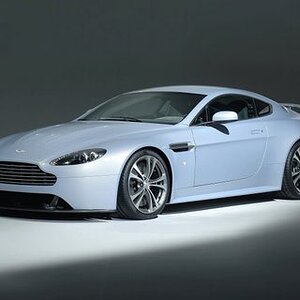 Aston Martin V12 Vantage