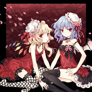 Remilia and Flandre in even more gothloli clothes? Oh god~