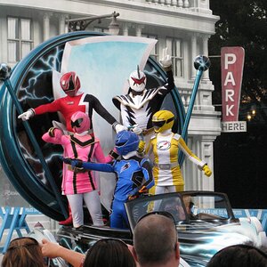 Ok, so i happened to run by them on their disney world run, so ya