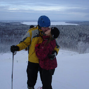 Me & Mon Amour skiing)