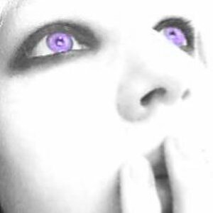 purple eyes shot